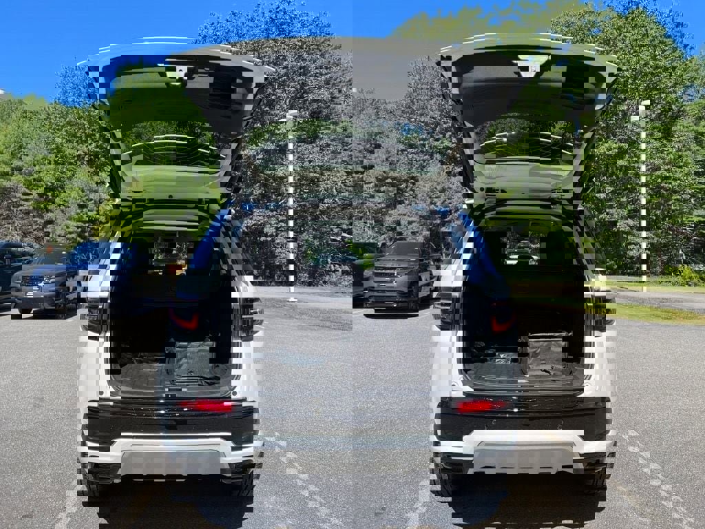 New 2025 Land Rover Discovery Sport S image 32