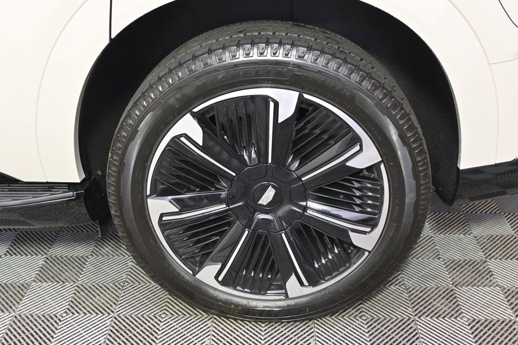 New 2026 Cadillac Escalade IQ Sport 1 w/ LPO, Floor Liner Package AWD/4WD image 19