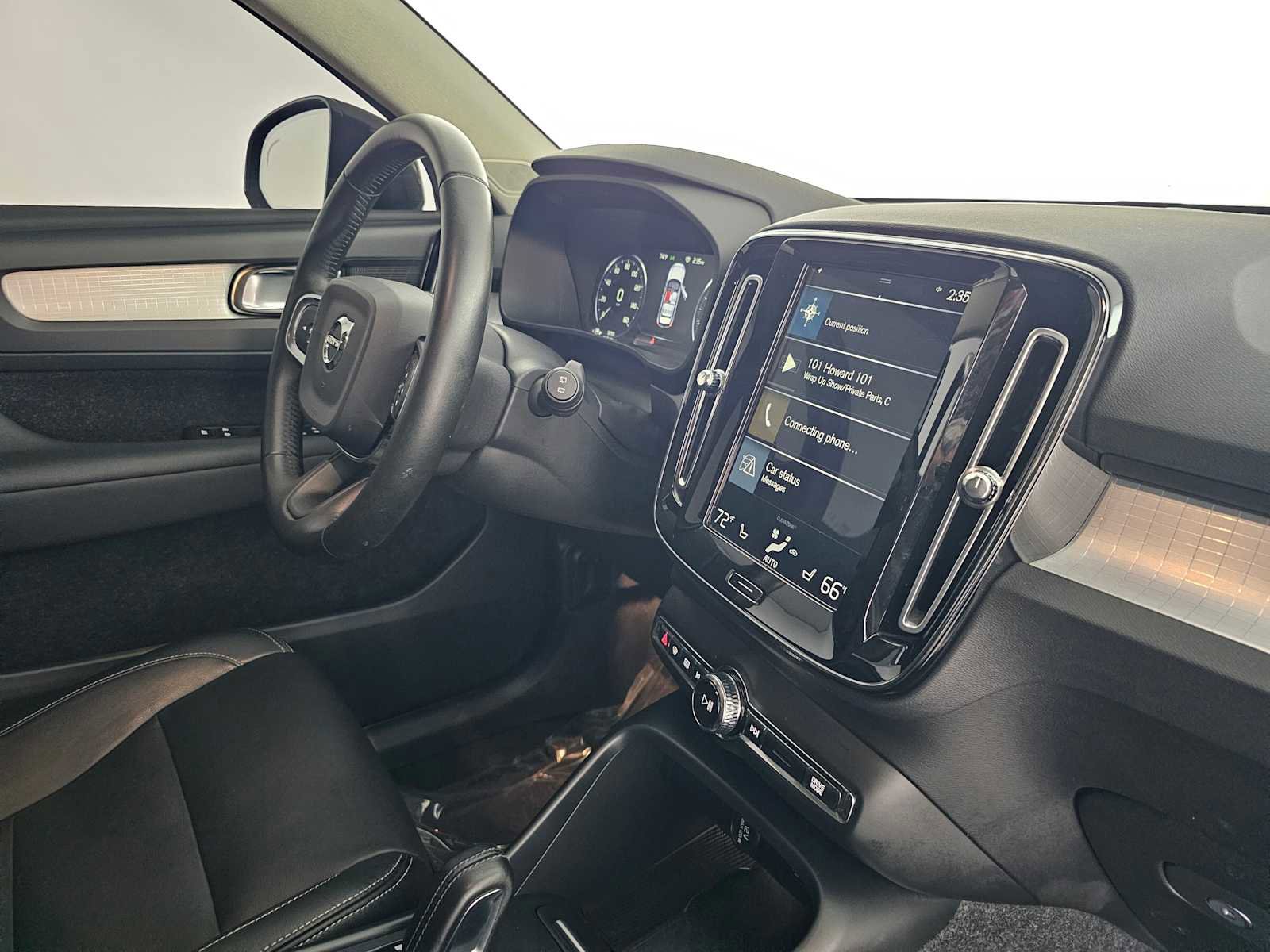 Used 2019 Volvo XC40 T5 Momentum image 11