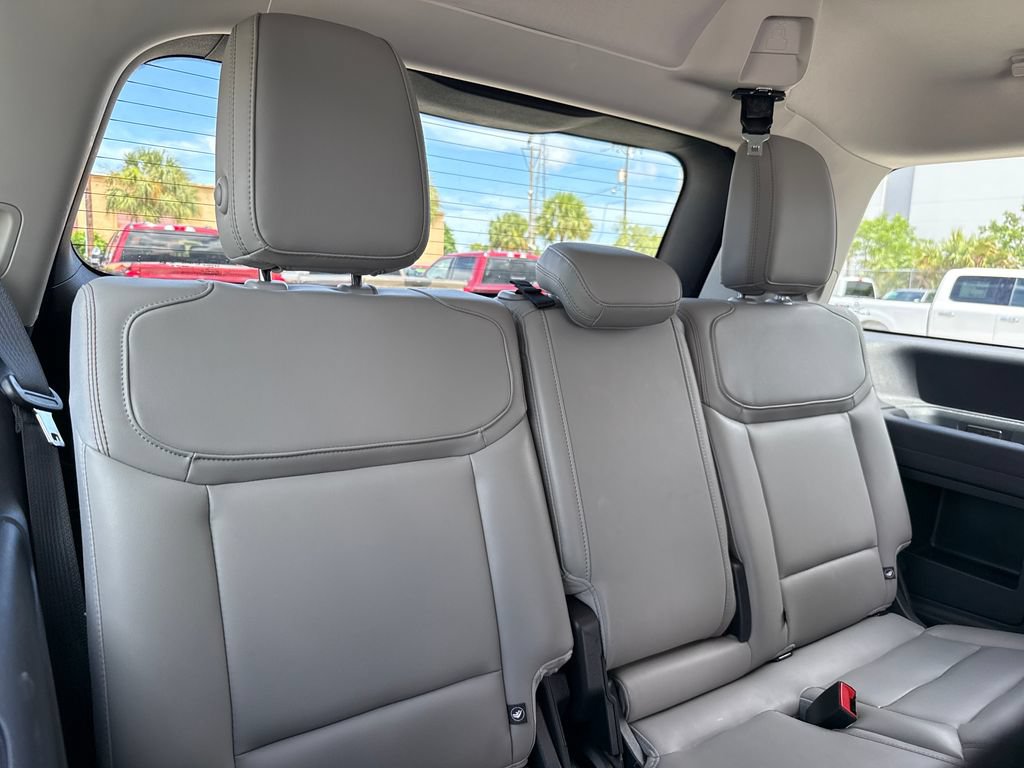 Used 2025 Ford Expedition Active RWD image 33
