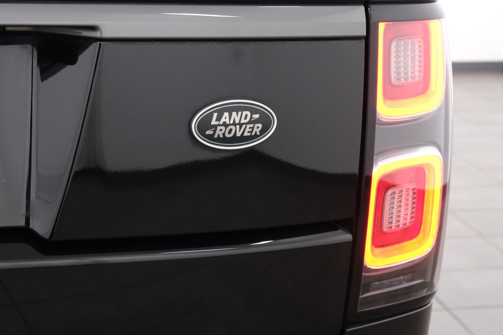 Used 2021 Land Rover Range Rover AWD/4WD image 5