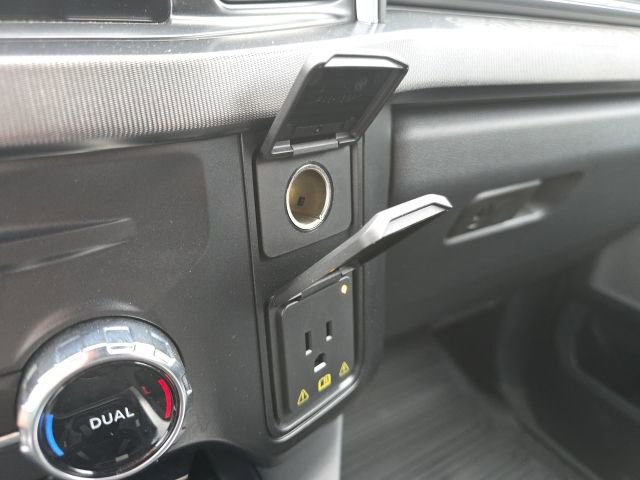 Certified 2025 Ford F250 Platinum image 19