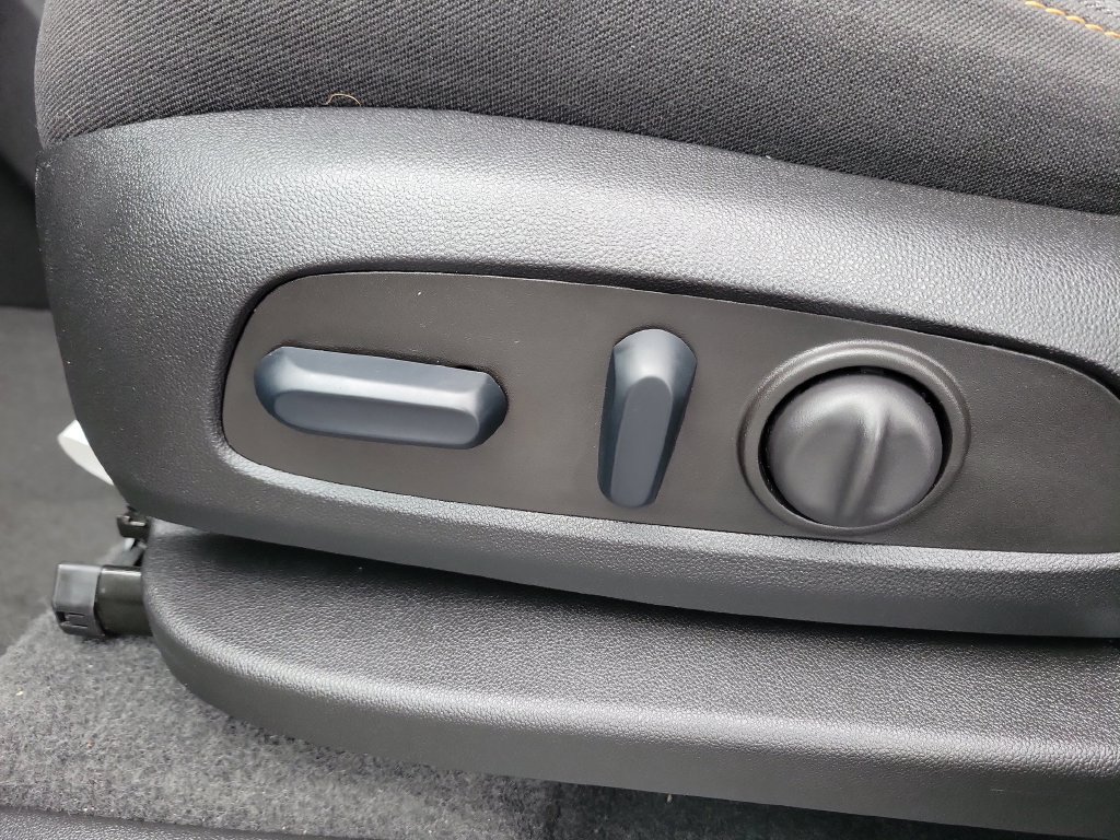 Used 2023 Chevrolet Equinox LT FWD image 22