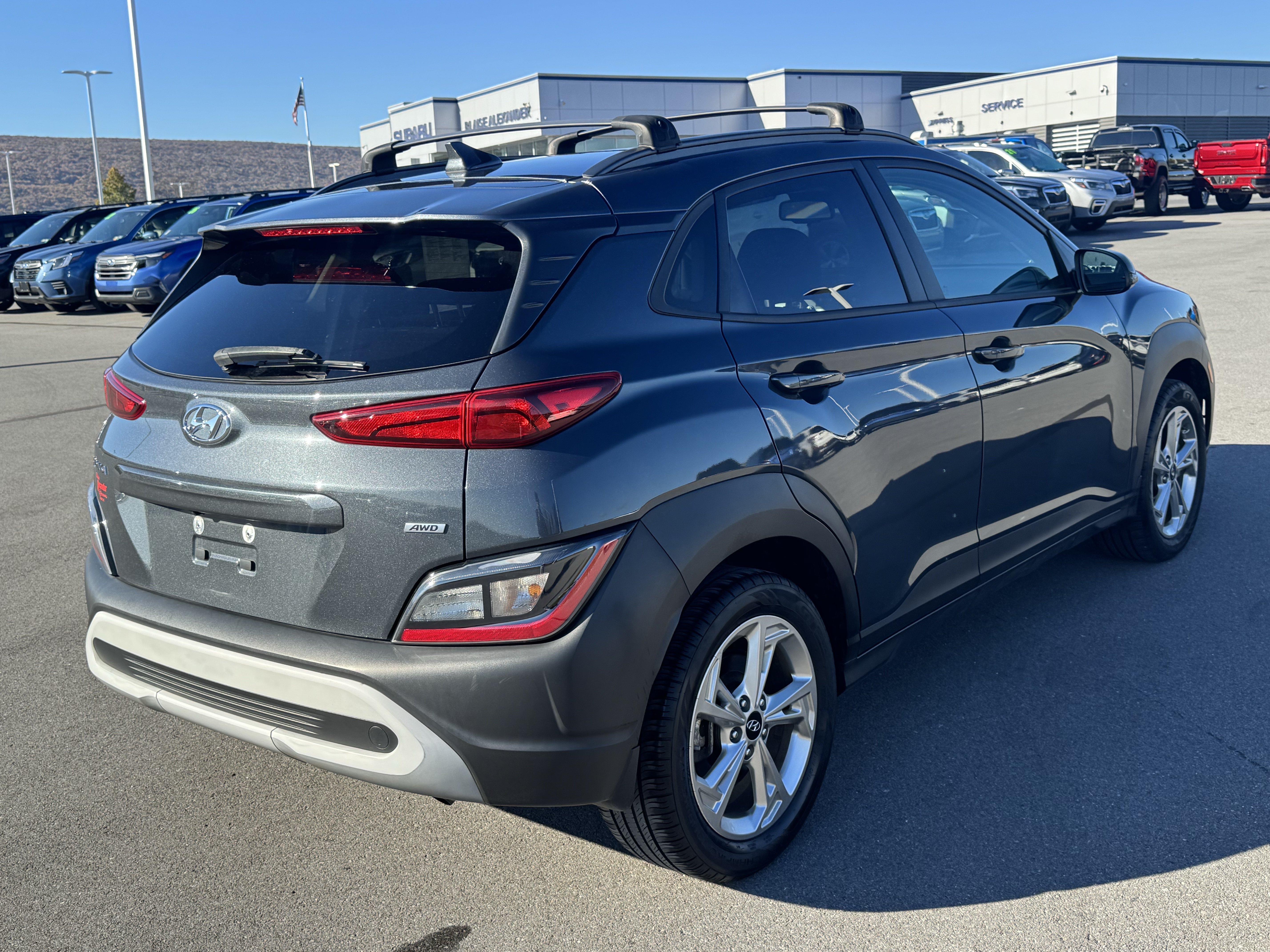 Used 2022 Hyundai Kona SEL w/ Convenience Package AWD/4WD image 2