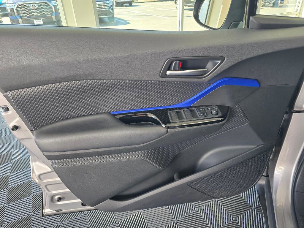 Used 2020 Toyota C-HR XLE image 19