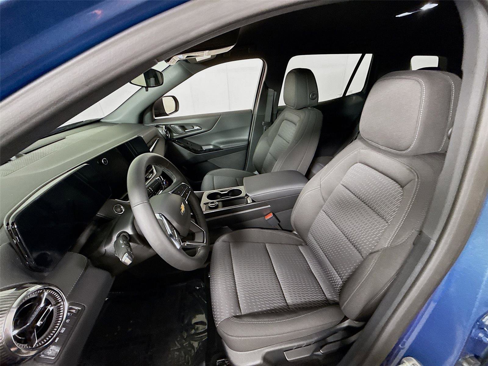 New 2026 Chevrolet Equinox LT AWD/4WD image 15