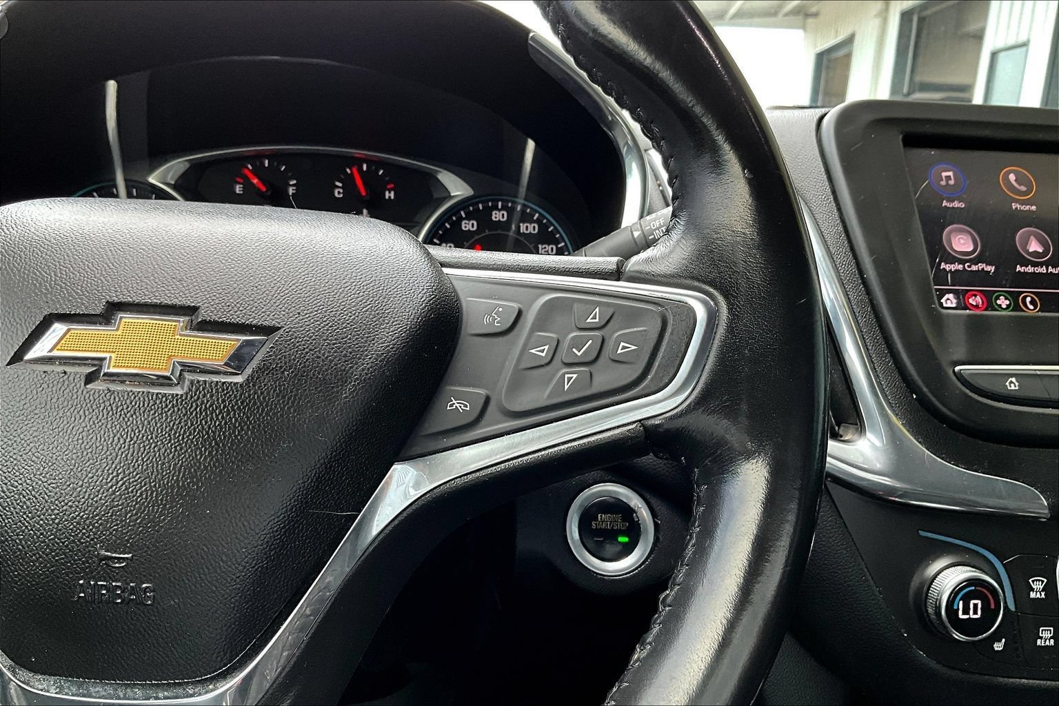 Used 2020 Chevrolet Equinox LT FWD image 11