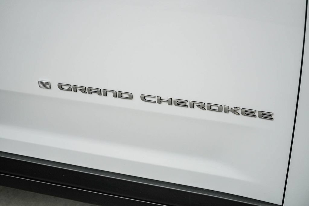 Used 2023 Jeep Grand Cherokee L Limited w/ Luxury Tech Group II AWD/4WD image 10