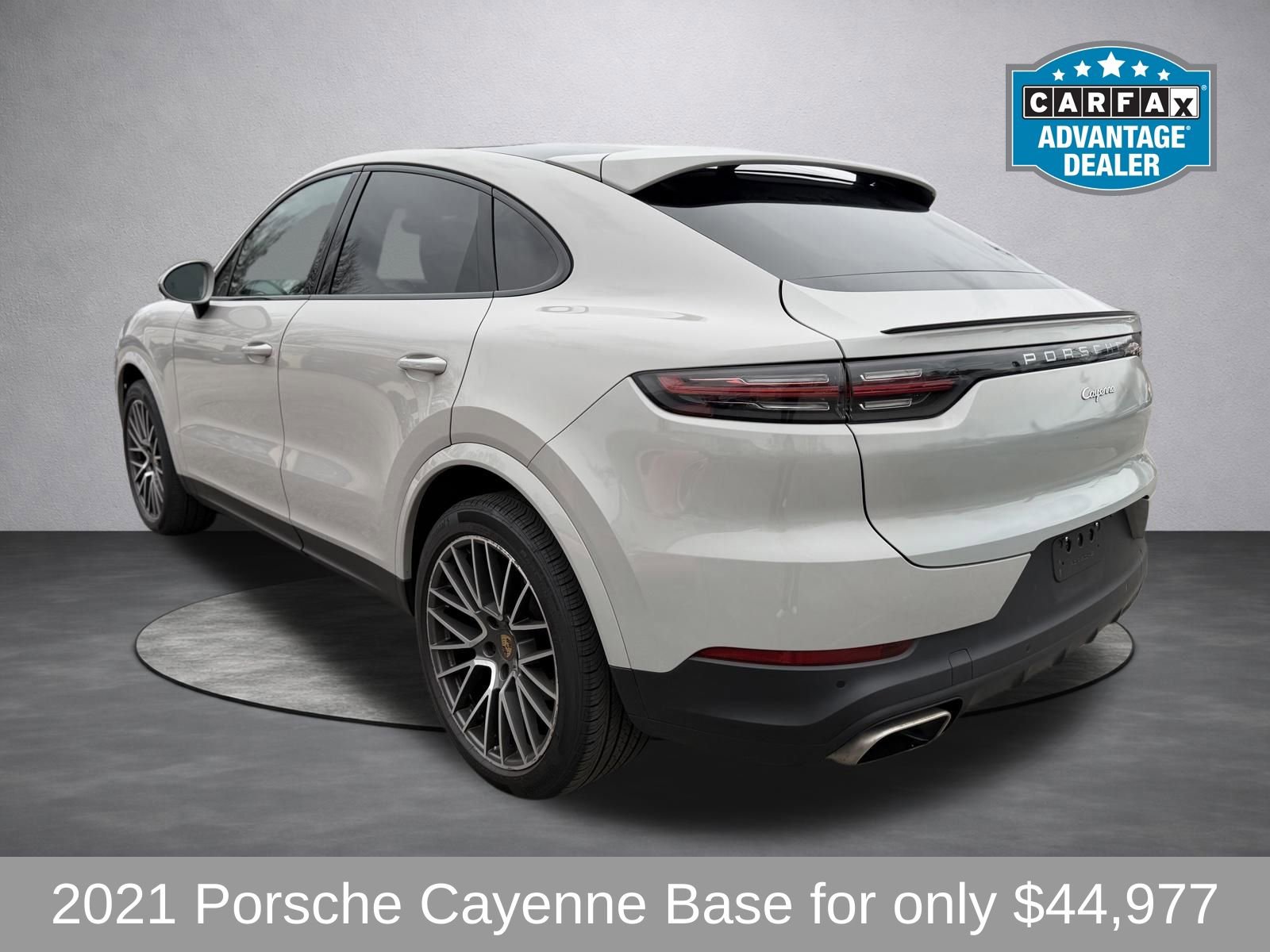 Used 2021 Porsche Cayenne Coupe AWD/4WD image 4