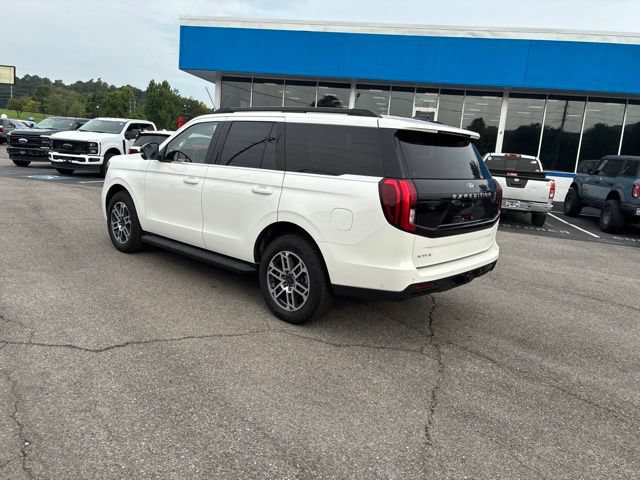 Used 2025 Ford Expedition Active AWD/4WD image 23