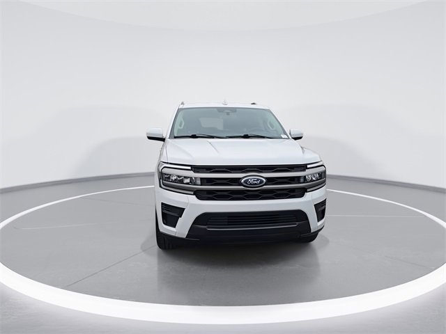 Used 2024 Ford Expedition XLT image 2