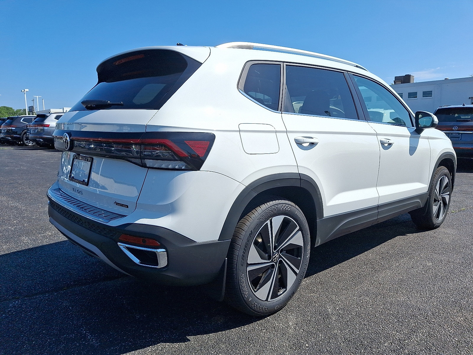 New 2025 Volkswagen Taos SE AWD/4WD image 4
