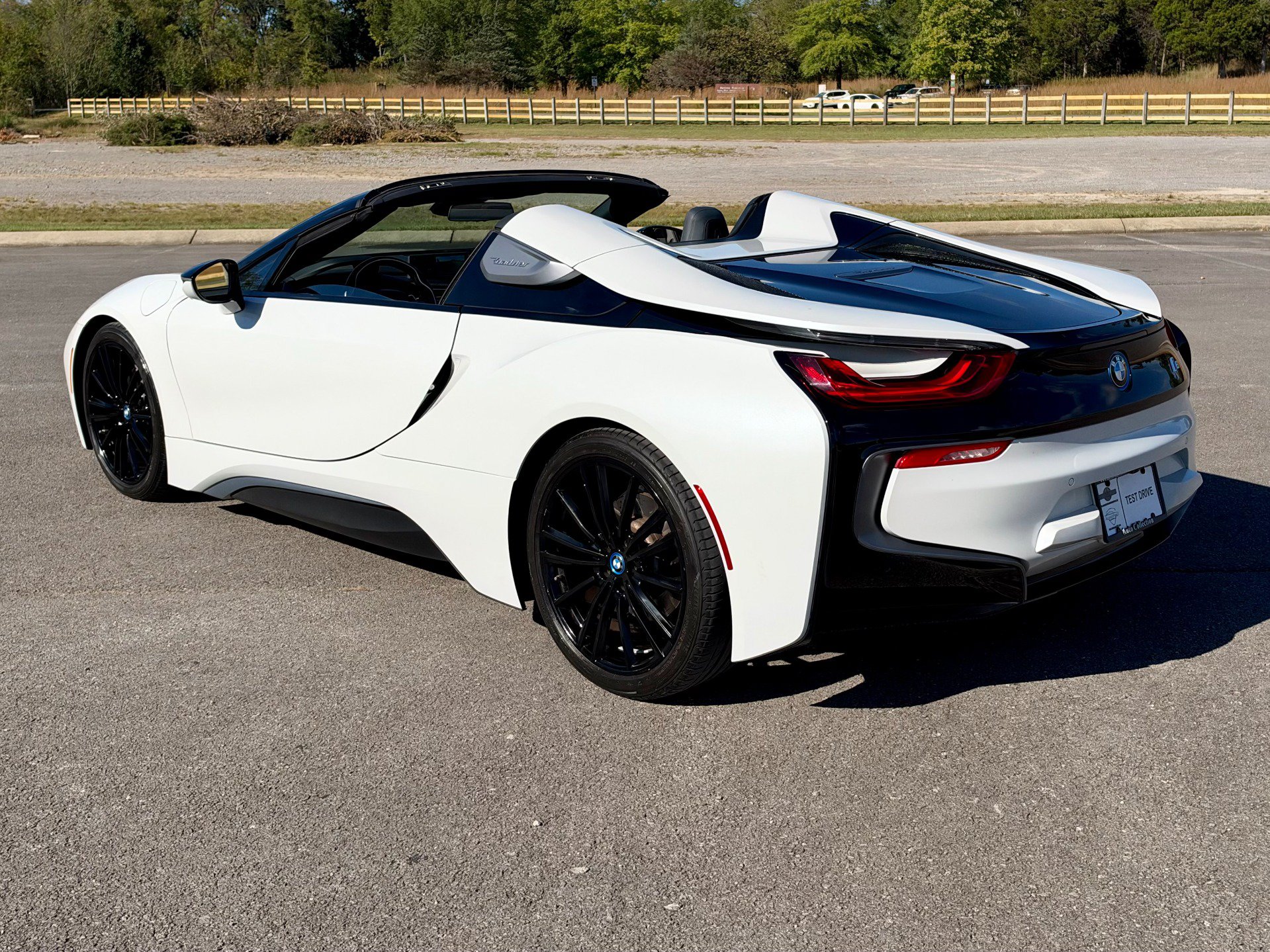 Used 2019 BMW i8 Roadster AWD/4WD image 5