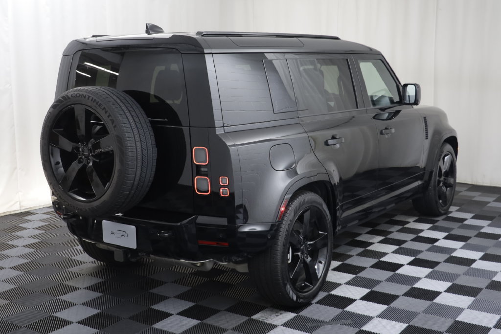 Certified 2026 Land Rover Defender 110 X-Dynamic SE AWD/4WD image 19