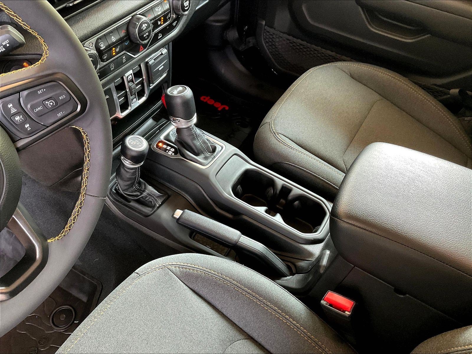 Used 2024 Jeep Wrangler Unlimited Sport AWD/4WD image 18