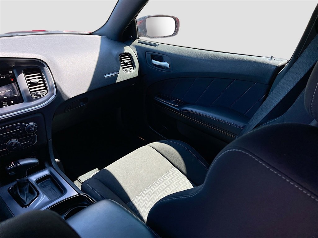 Used 2022 Dodge Charger R/T w/ Blacktop Package image 21