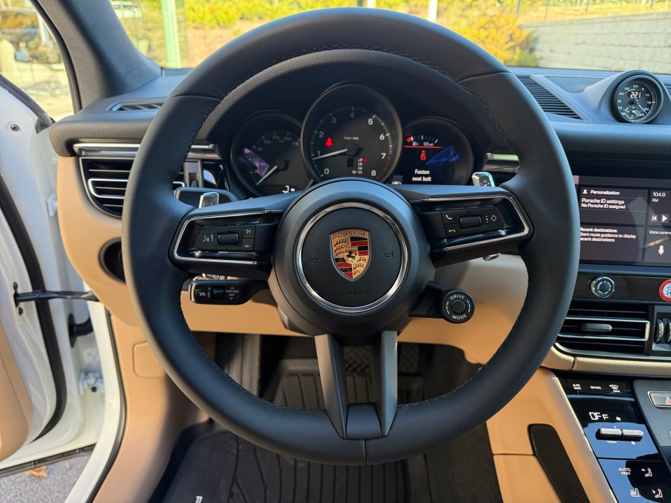 New 2026 Porsche Macan image 15