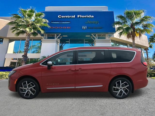 New 2027 Chrysler Pacifica Pinnacle w/ Theater Group AWD/4WD image 8