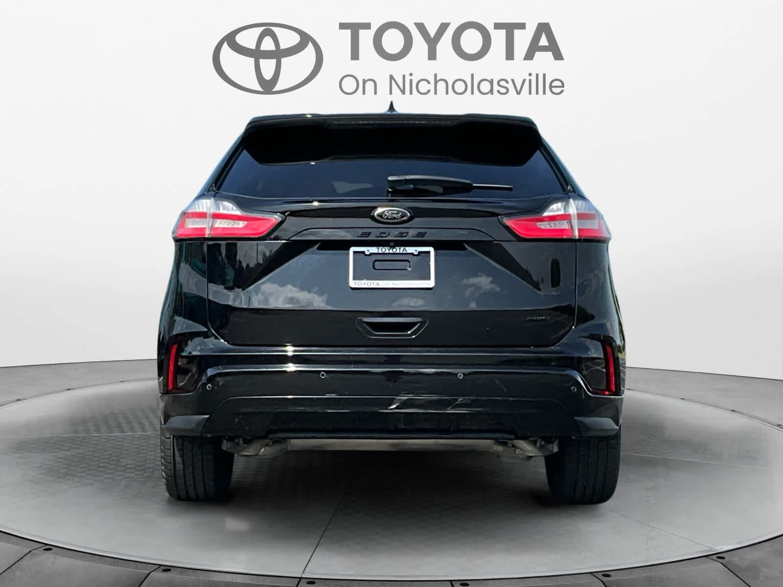 Used 2022 Ford Edge SE w/ Black Appearance Package AWD/4WD image 4