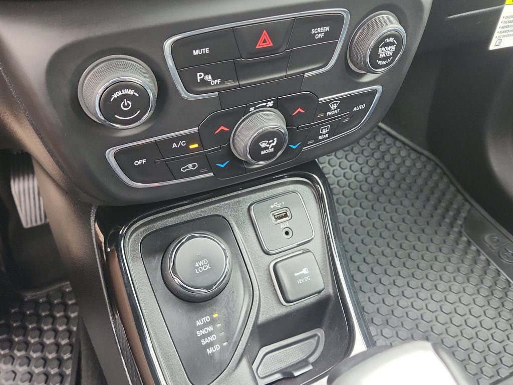 Used 2019 Jeep Compass Latitude AWD/4WD image 20