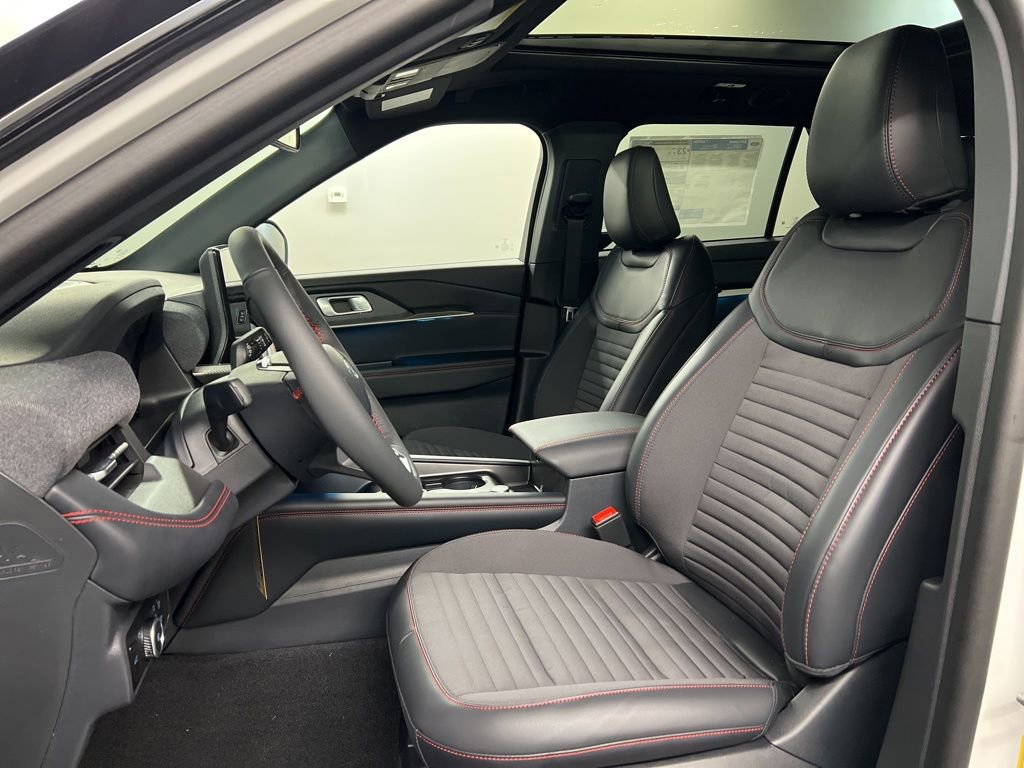 New 2026 Ford Explorer ST-Line w/ ST-Line Street Pack image 26