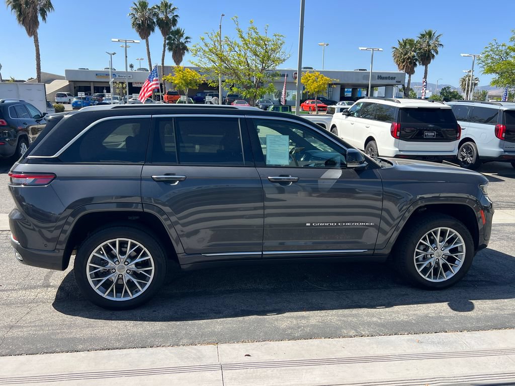 Used 2022 Jeep Grand Cherokee Summit w/ Adv Protech Group IV AWD/4WD image 9