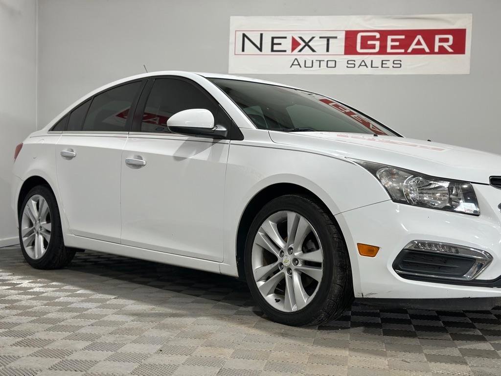 Used 2015 Chevrolet Cruze LTZ FWD image 2