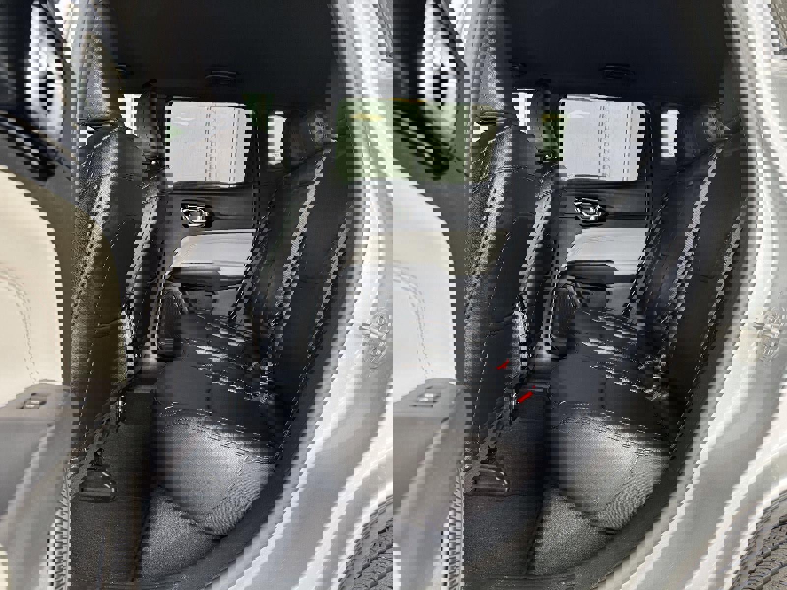 Used 2024 Jeep Compass Limited image 8