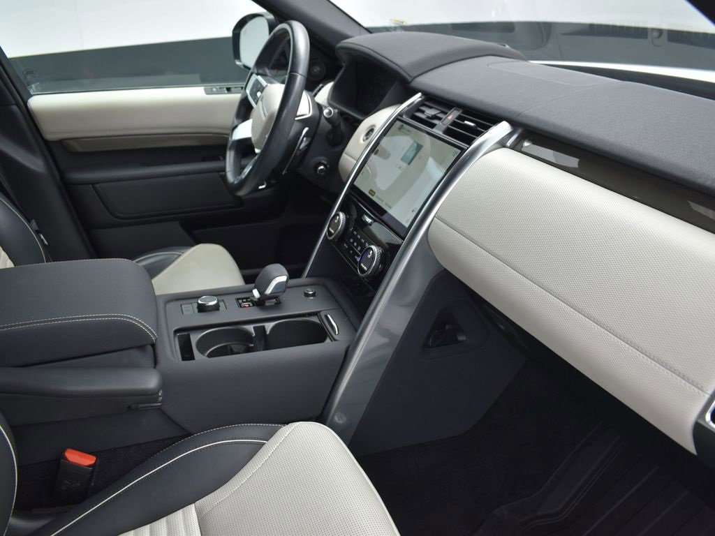 Used 2023 Land Rover Discovery HSE R-Dynamic image 24
