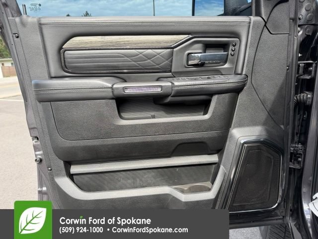 Used 2025 RAM 3500 Limited AWD/4WD image 21