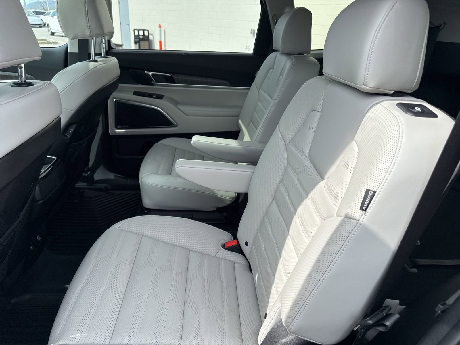 Used 2025 Kia Telluride SX Prestige image 18