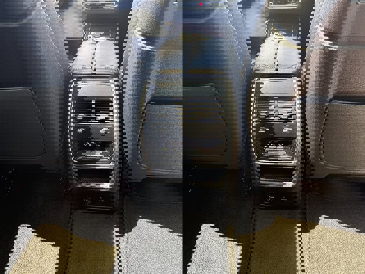 Used 2023 BMW X7 xDrive40i w/ Premium Package image 19