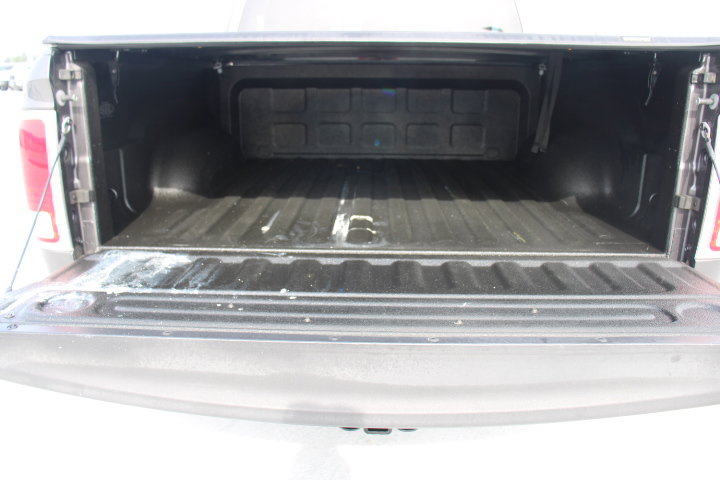 Used 2018 RAM 1500 Laramie image 17