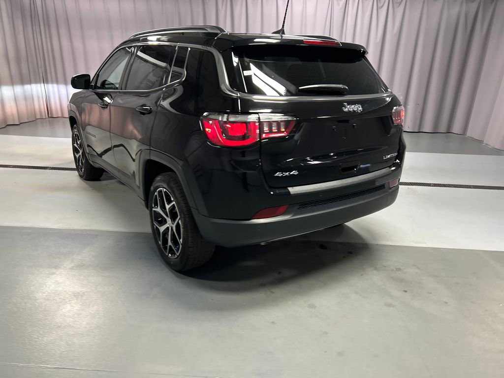 Used 2024 Jeep Compass Limited image 5