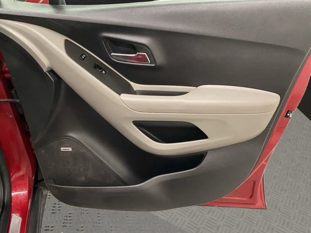 Used 2015 Chevrolet Trax LTZ AWD/4WD image 21
