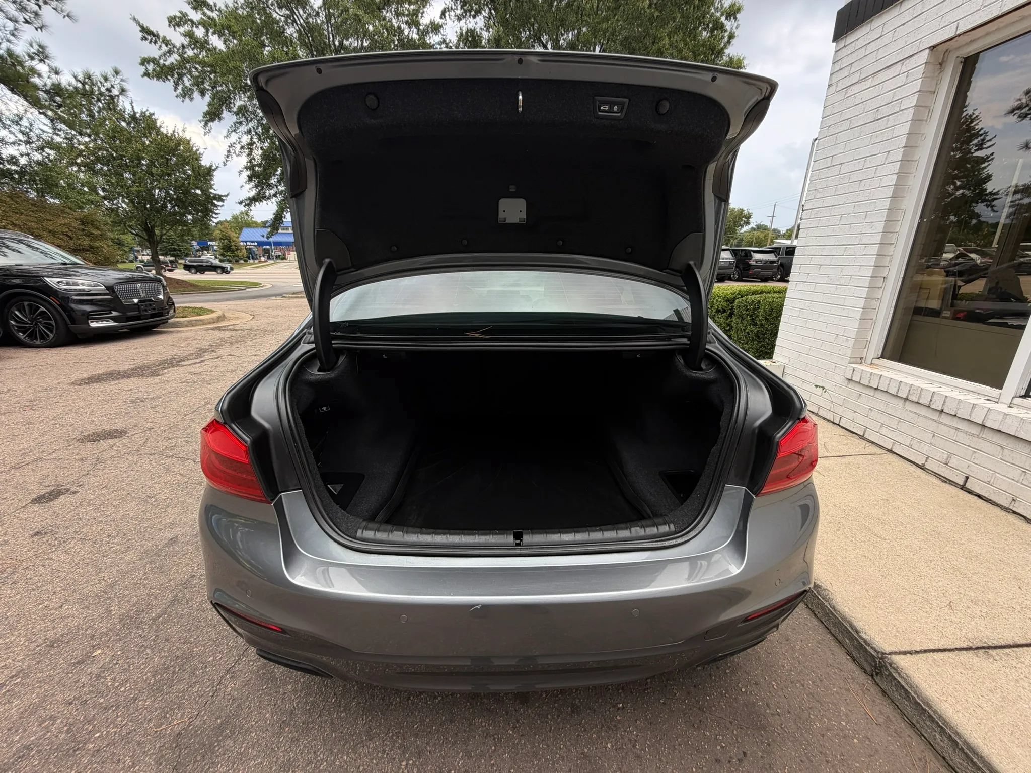 Used 2018 BMW M550i xDrive AWD/4WD image 15