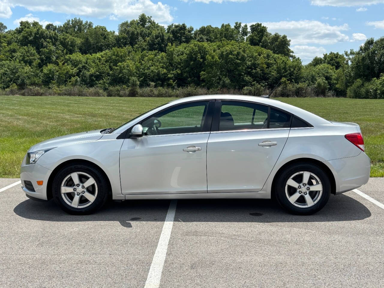 Used 2013 Chevrolet Cruze LT FWD image 1