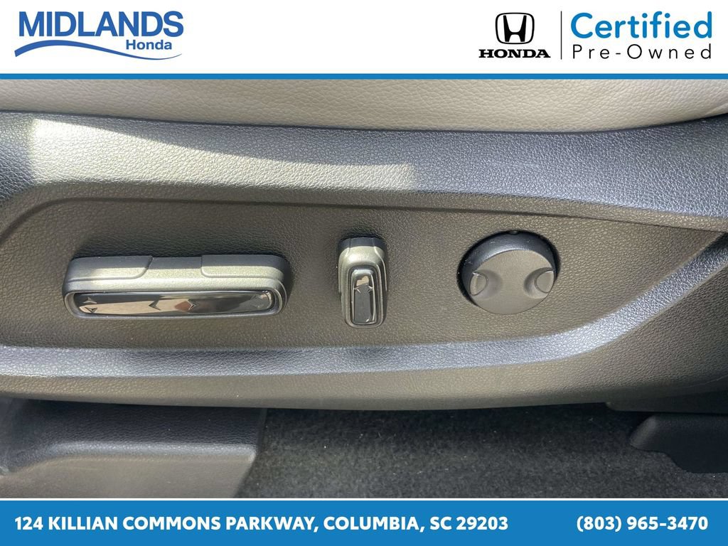 Used 2025 Honda Pilot Touring image 17