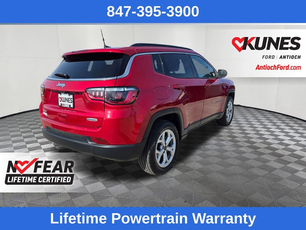 Used 2025 Jeep Compass Latitude image 7