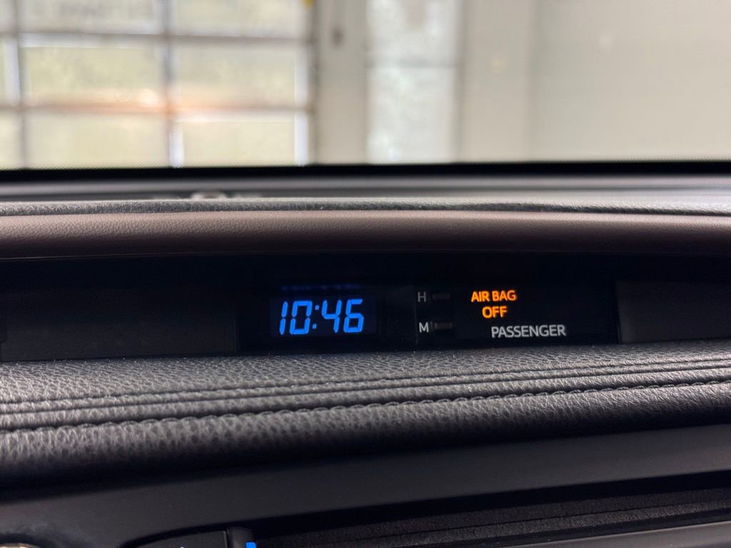 Used 2018 Toyota Highlander LE FWD image 38