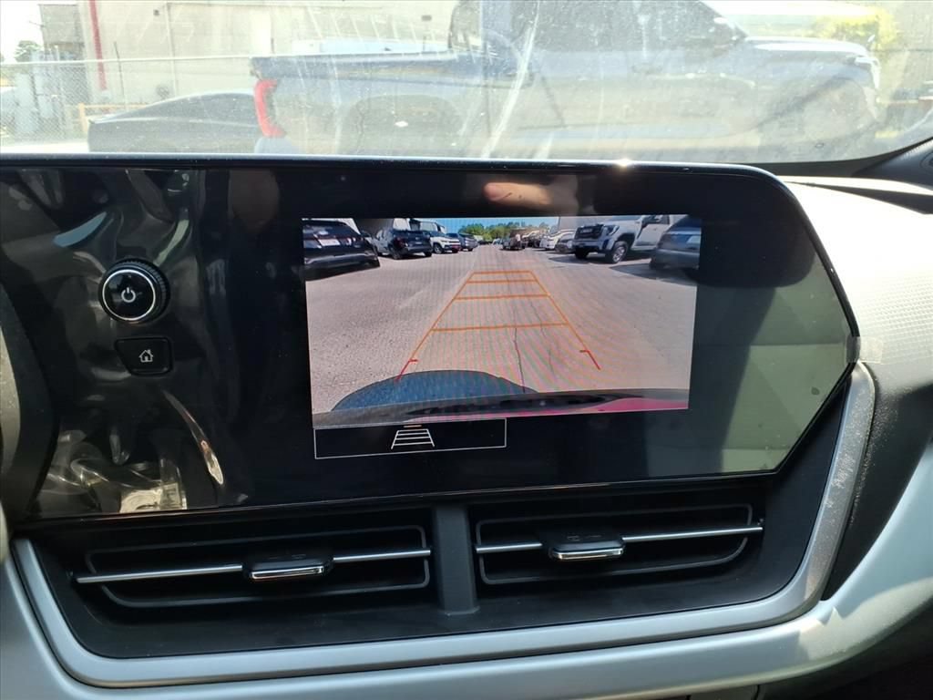 Used 2026 Chevrolet Trax RS w/ Sunroof Package FWD image 16