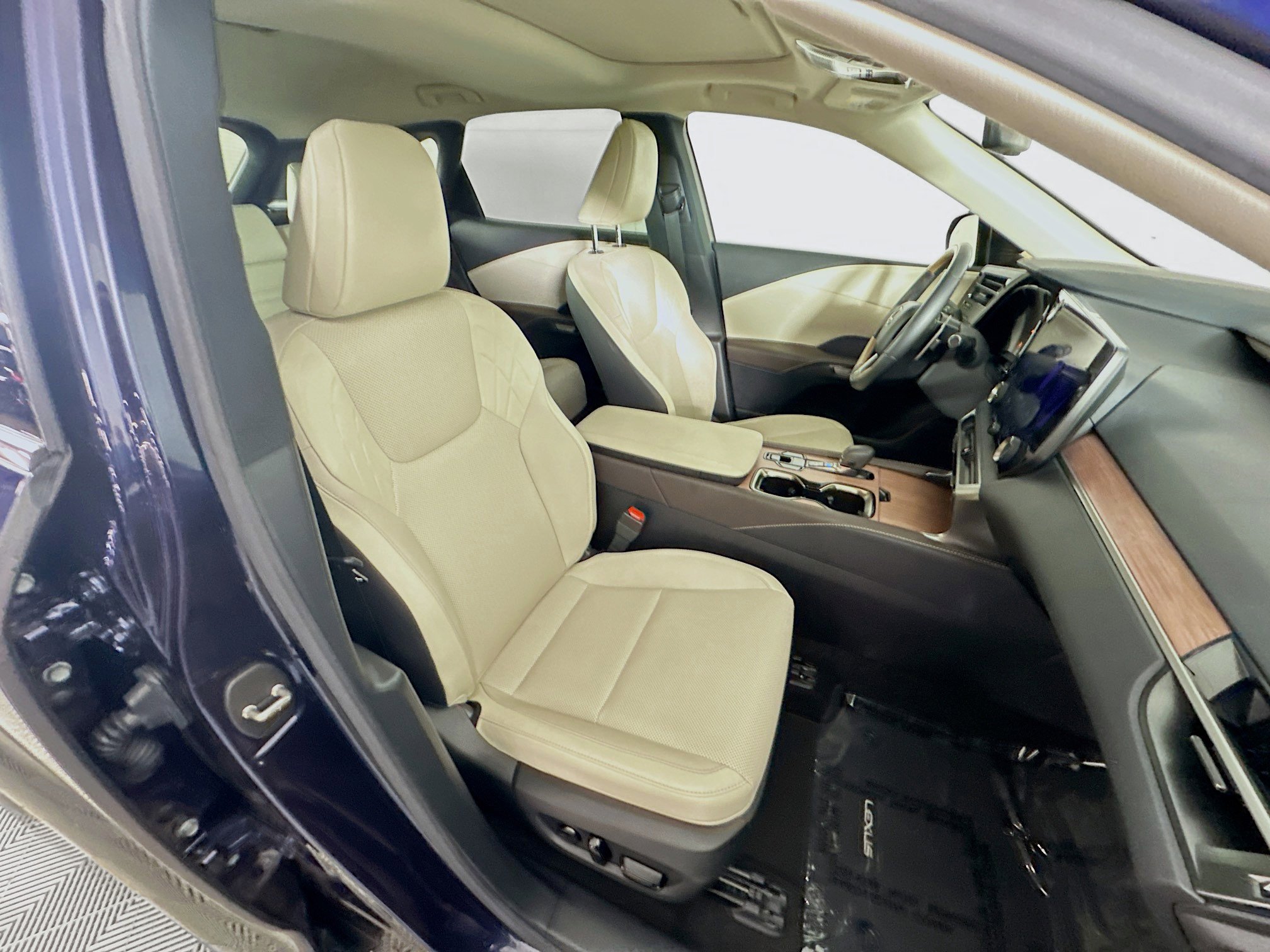 Used 2024 Lexus RX 350 Premium w/ Accessory Package (Z1) image 33