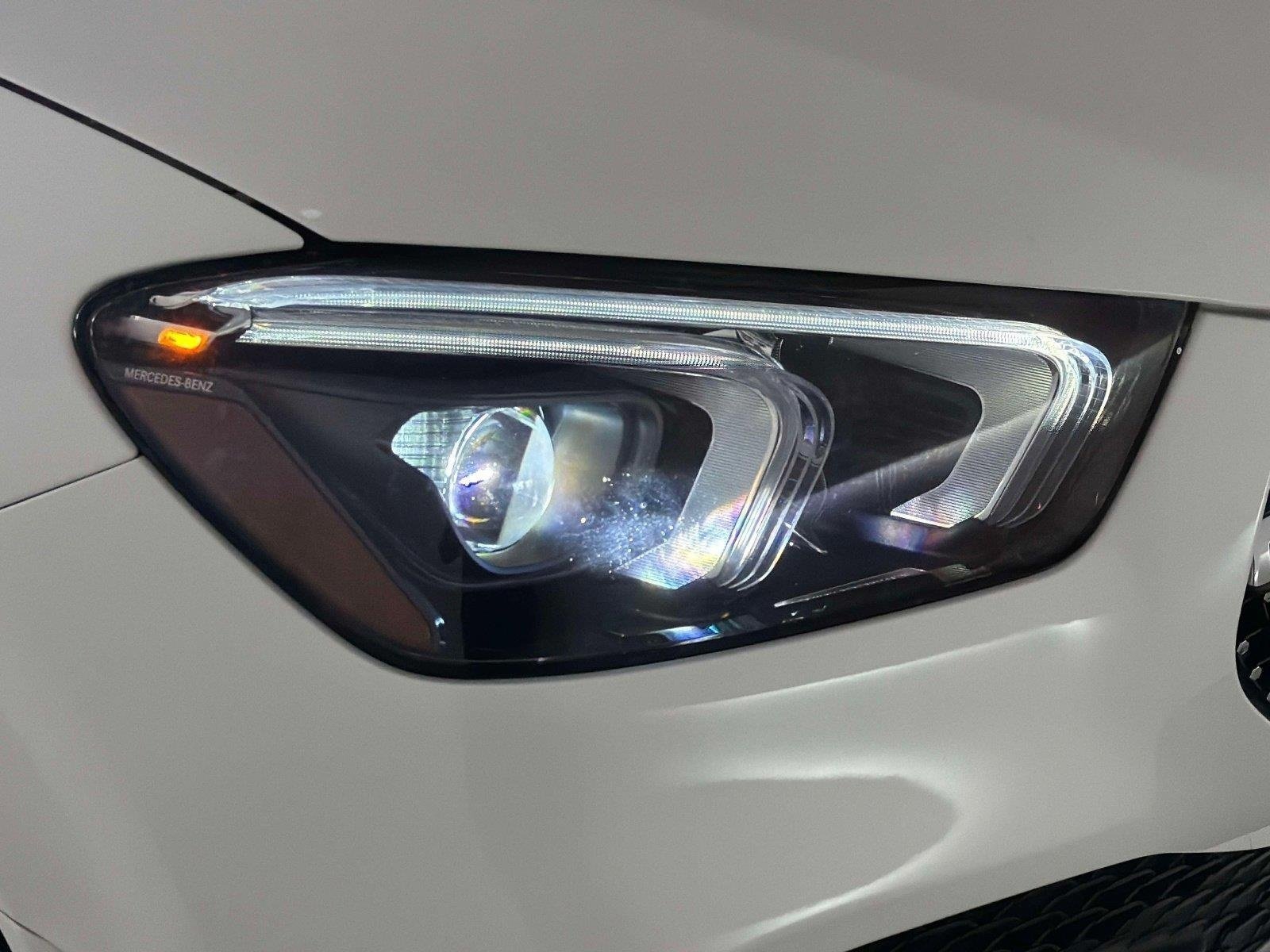 Used 2025 Mercedes-Benz GLC 350e 4MATIC image 9