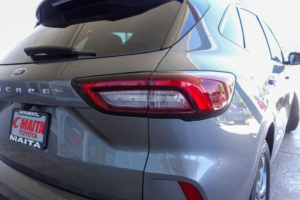 Used 2023 Ford Escape ST-Line image 6