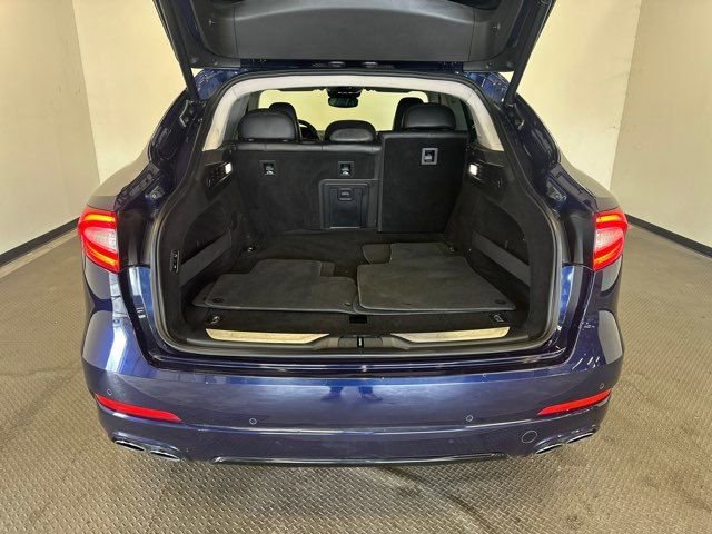 Used 2017 Maserati Levante S image 11