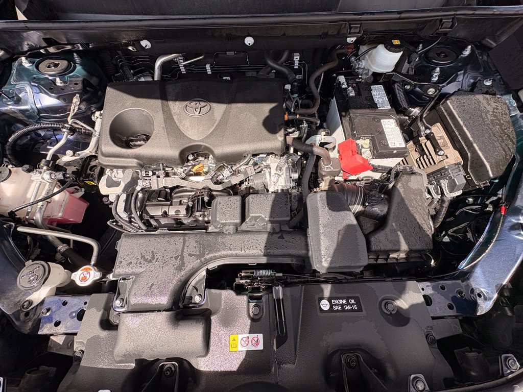Used 2025 Toyota RAV4 XLE AWD/4WD image 37
