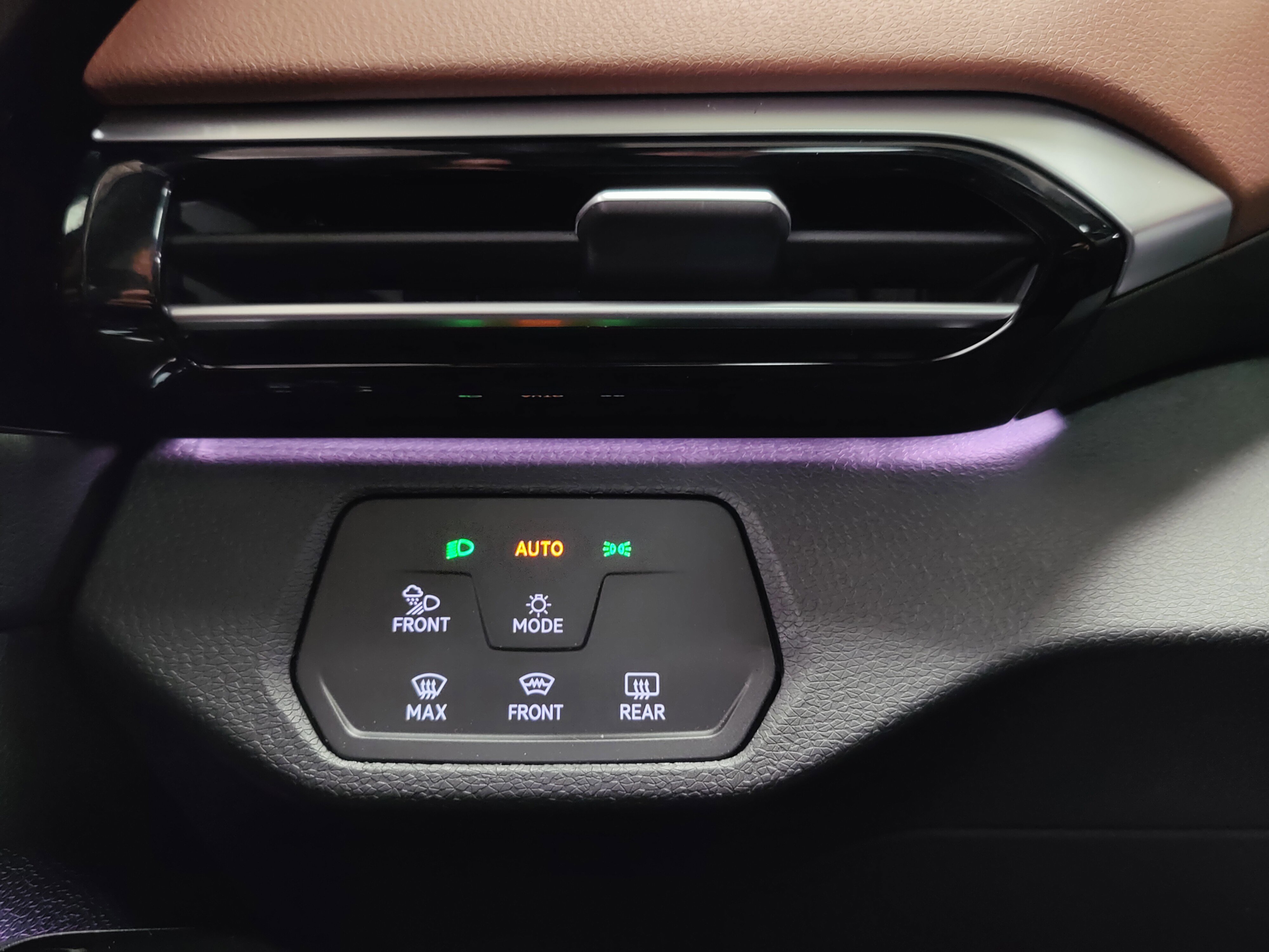 Certified 2021 Volkswagen ID.4 Pro S w/ Gradient Package image 28