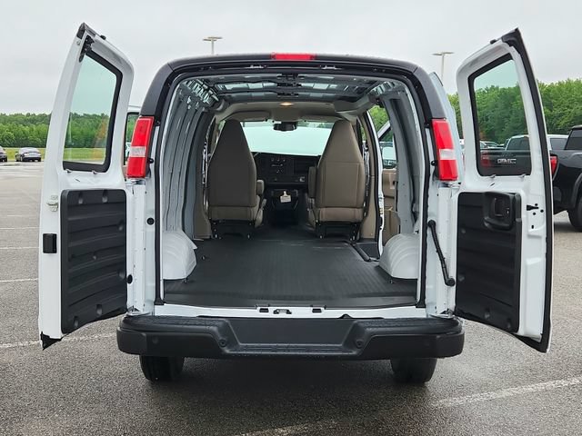 New 2026 Chevrolet Express 3500 RWD image 13