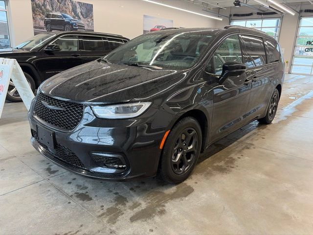Certified 2024 Chrysler Pacifica Premium