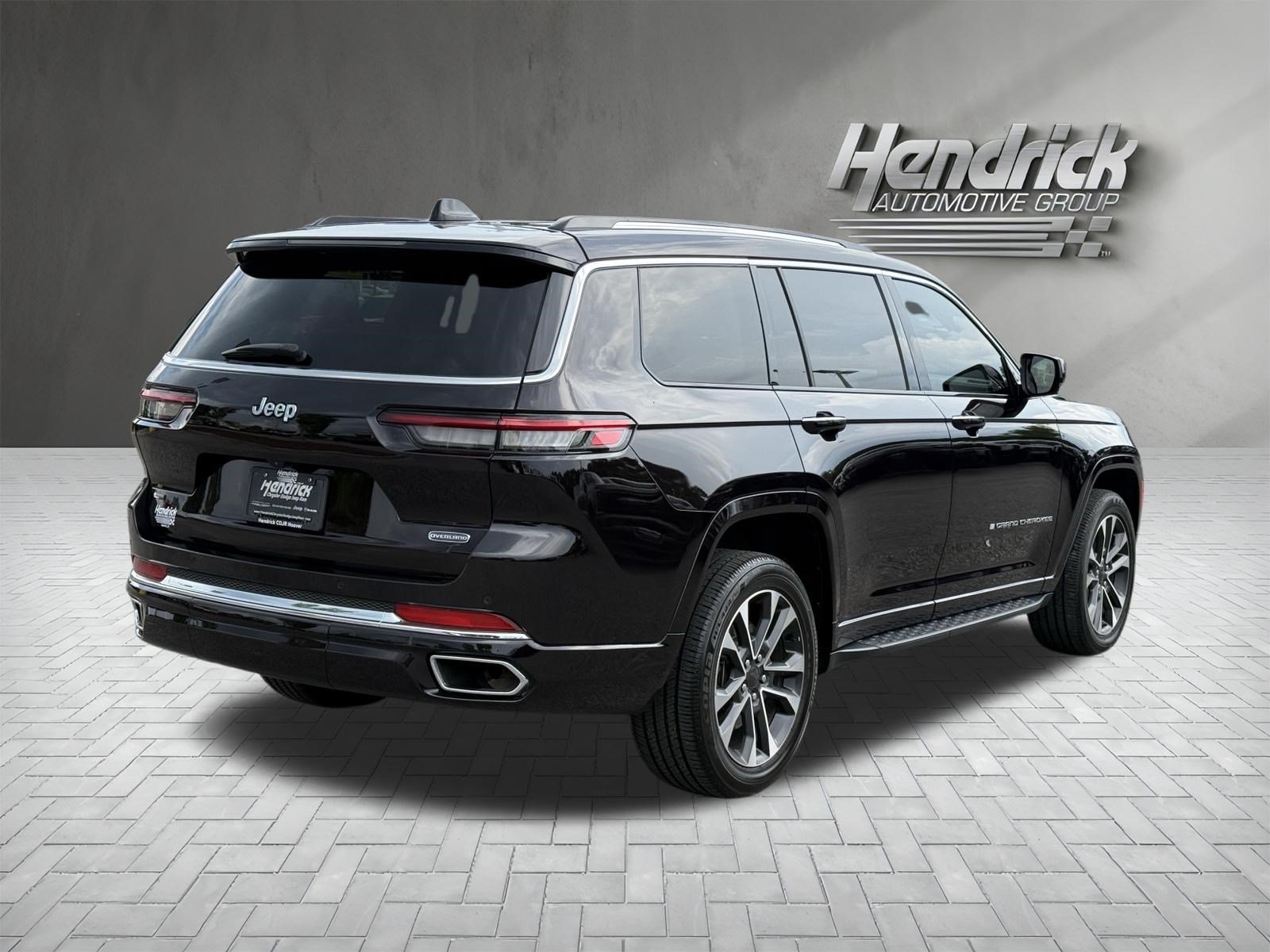 Used 2023 Jeep Grand Cherokee L Overland w/ Rear Seat Video Group I RWD image 10